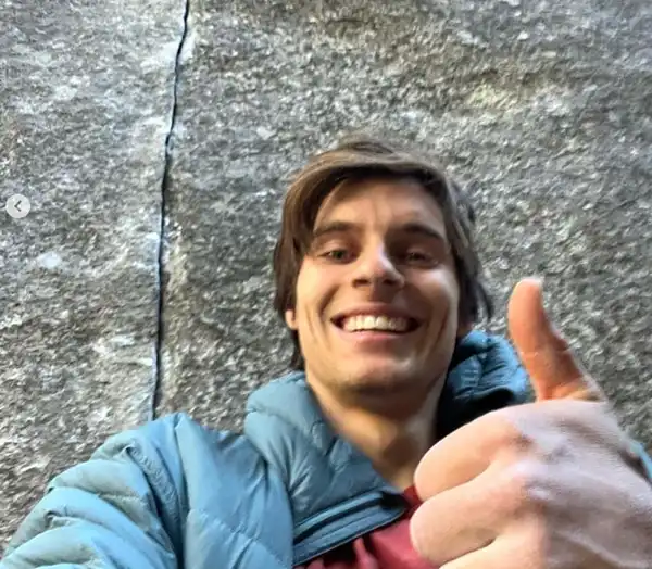 Connor Herson e la Leggendaria 'Magic Line': Un Trionfo nell'Arrampicata Trad